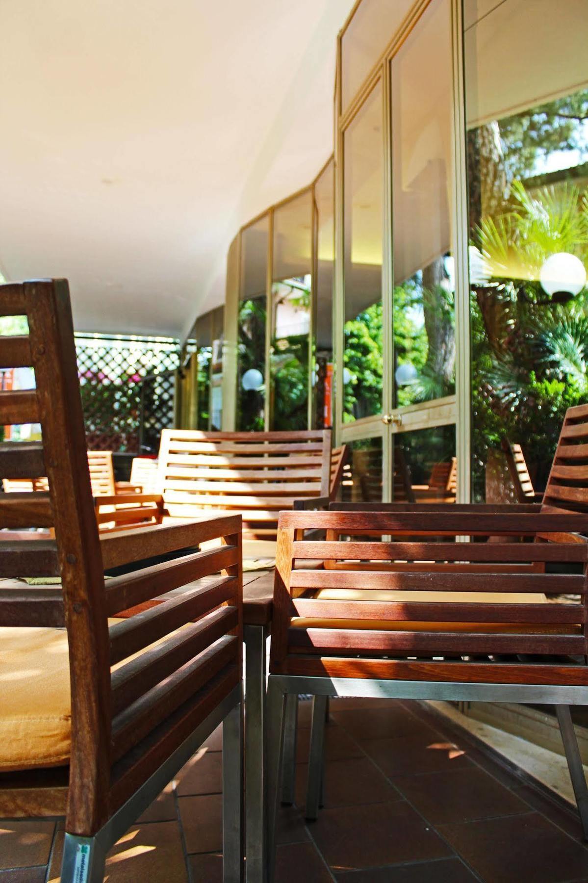 Hotel Saint Tropez Riccione Eksteriør billede